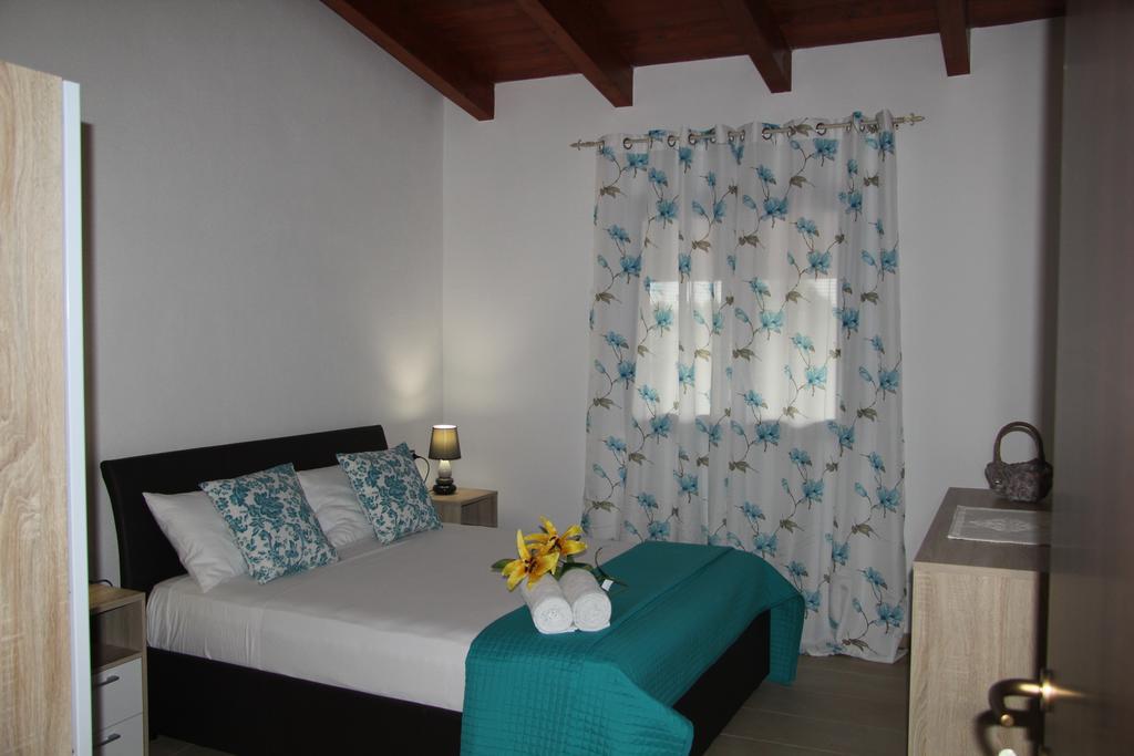 Agliado Villa Платамона Екстериор снимка